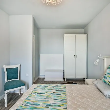 Chaika 203 Apartamento